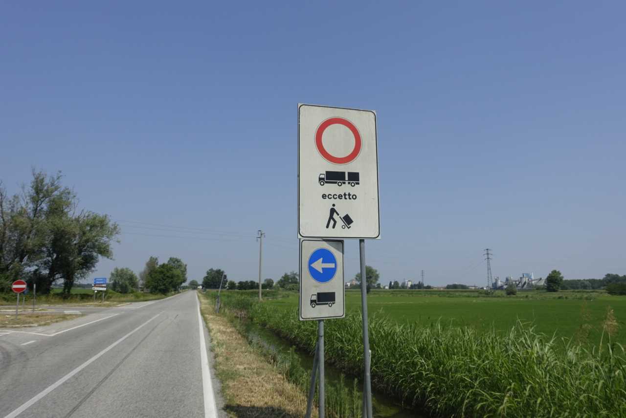 FB0ECE58-90C5-49FC-99DF-07DF0C26D473