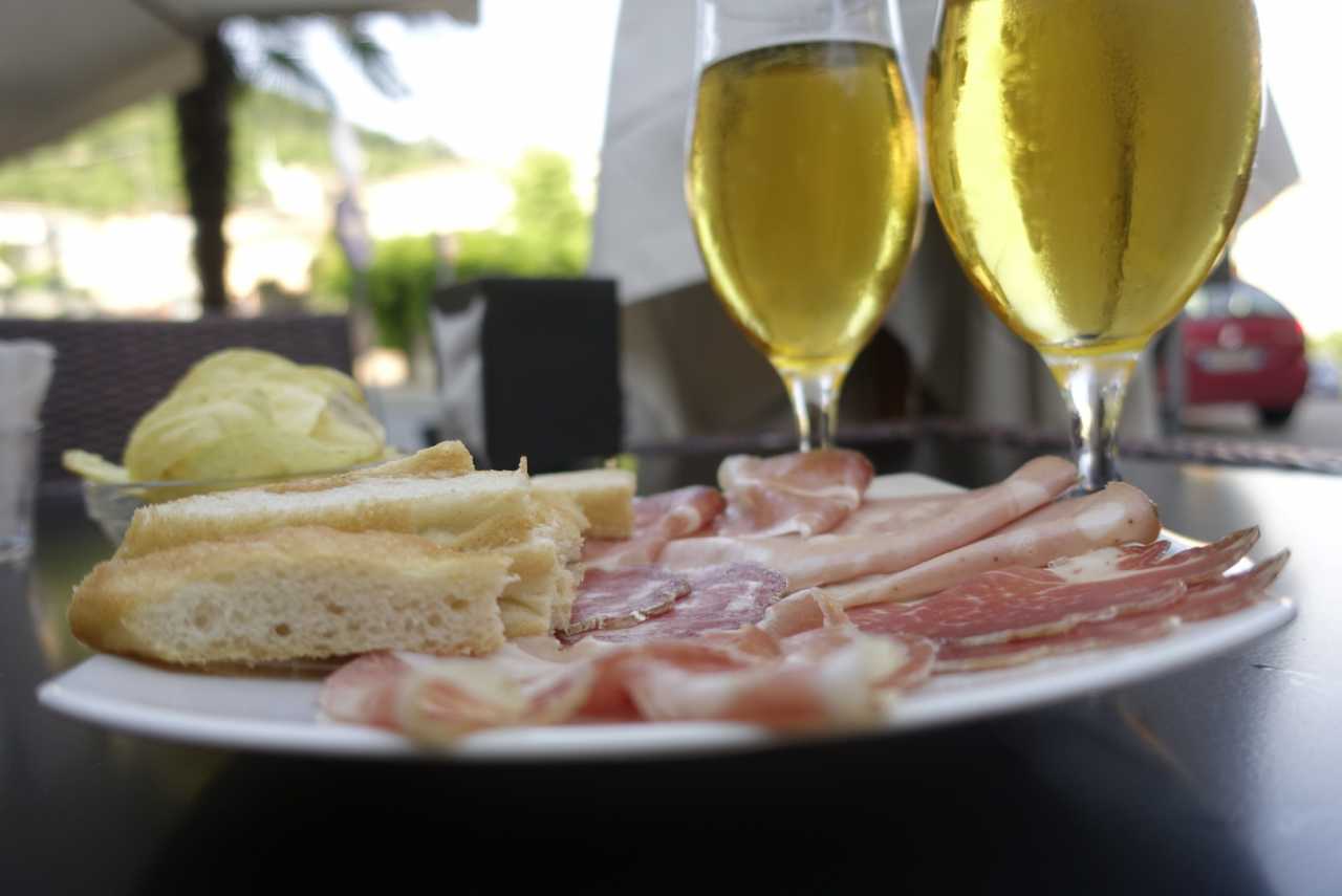 B1C70E45-4452-4D4A-A015-6D98E526E682