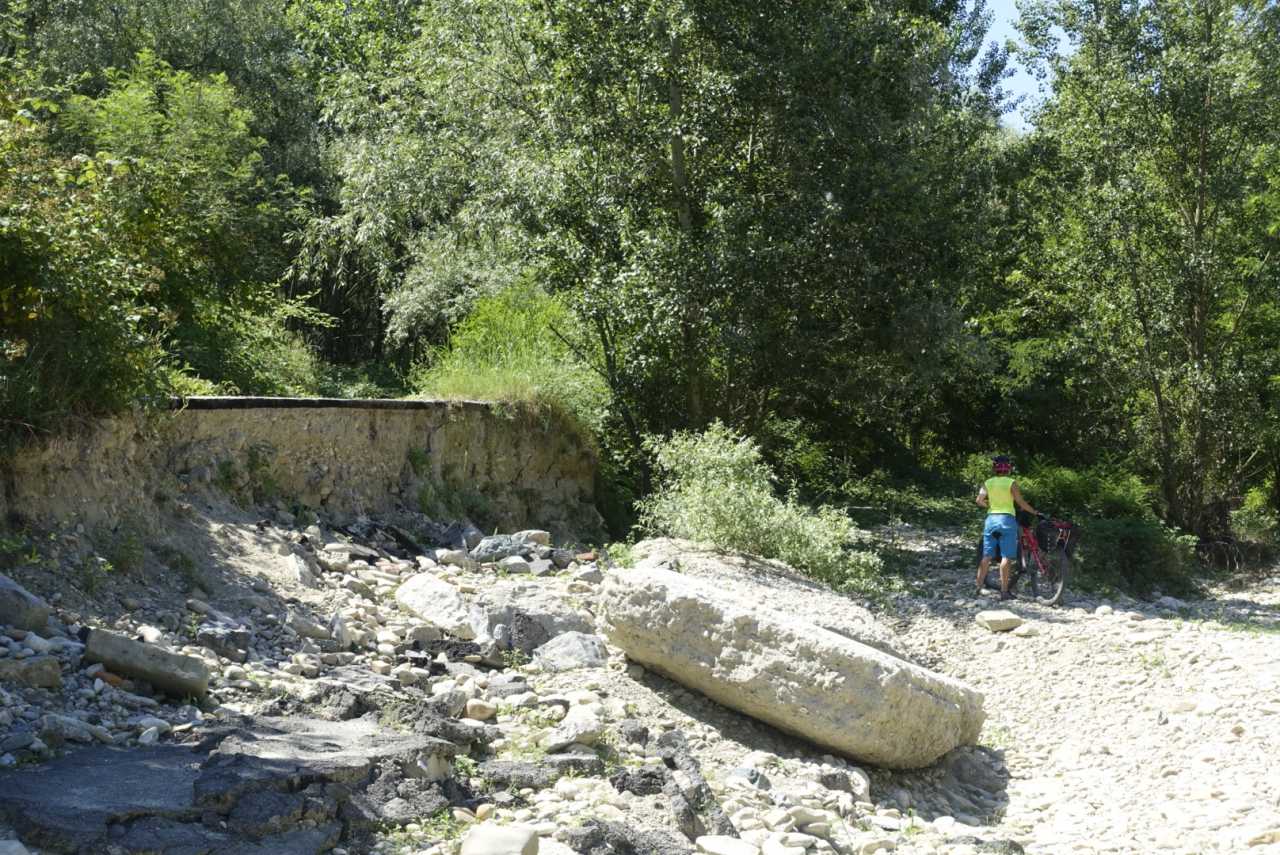 EFA40ECA-EF99-4B15-B8D4-39980B776930